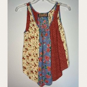 Super cute striped pattern tank top